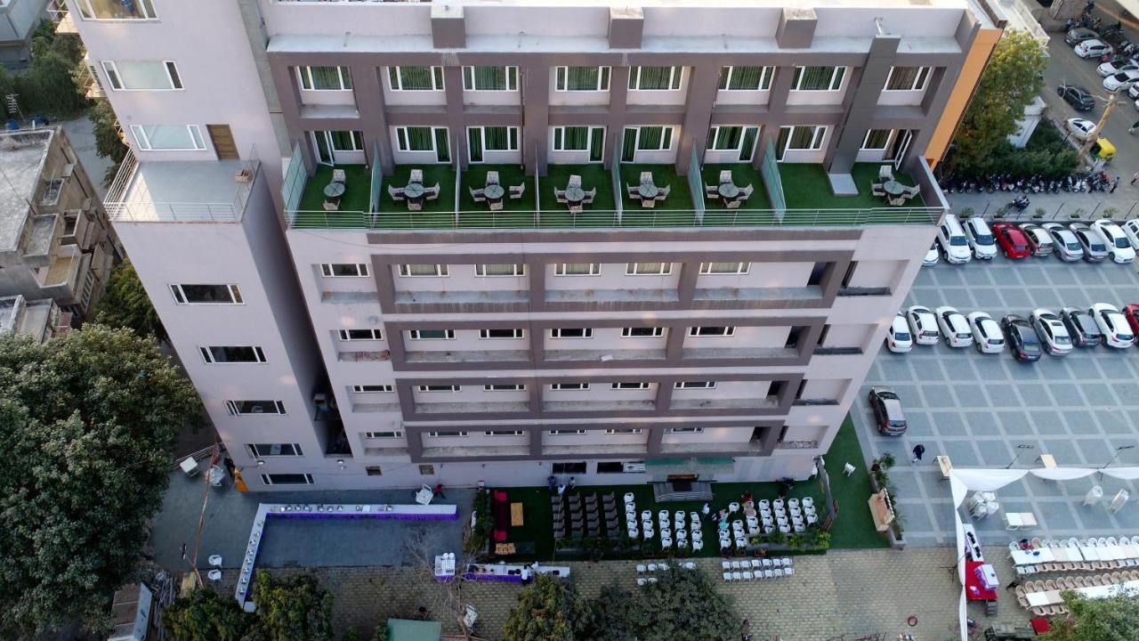 Hotel Apricot , 3*