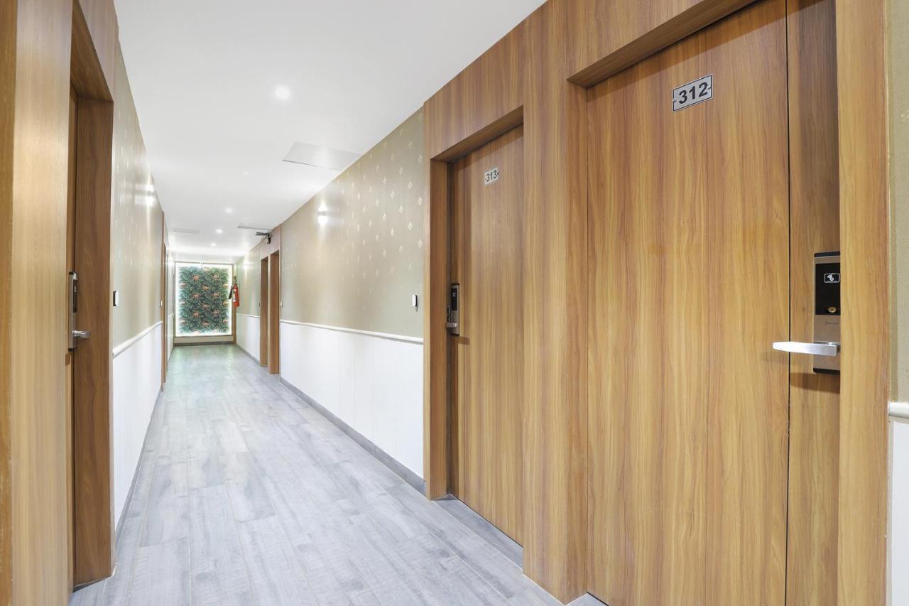Fabhotel Meritus Hotel