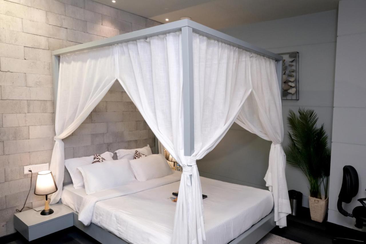 Hotel Tribecca Select, Ahmedabad