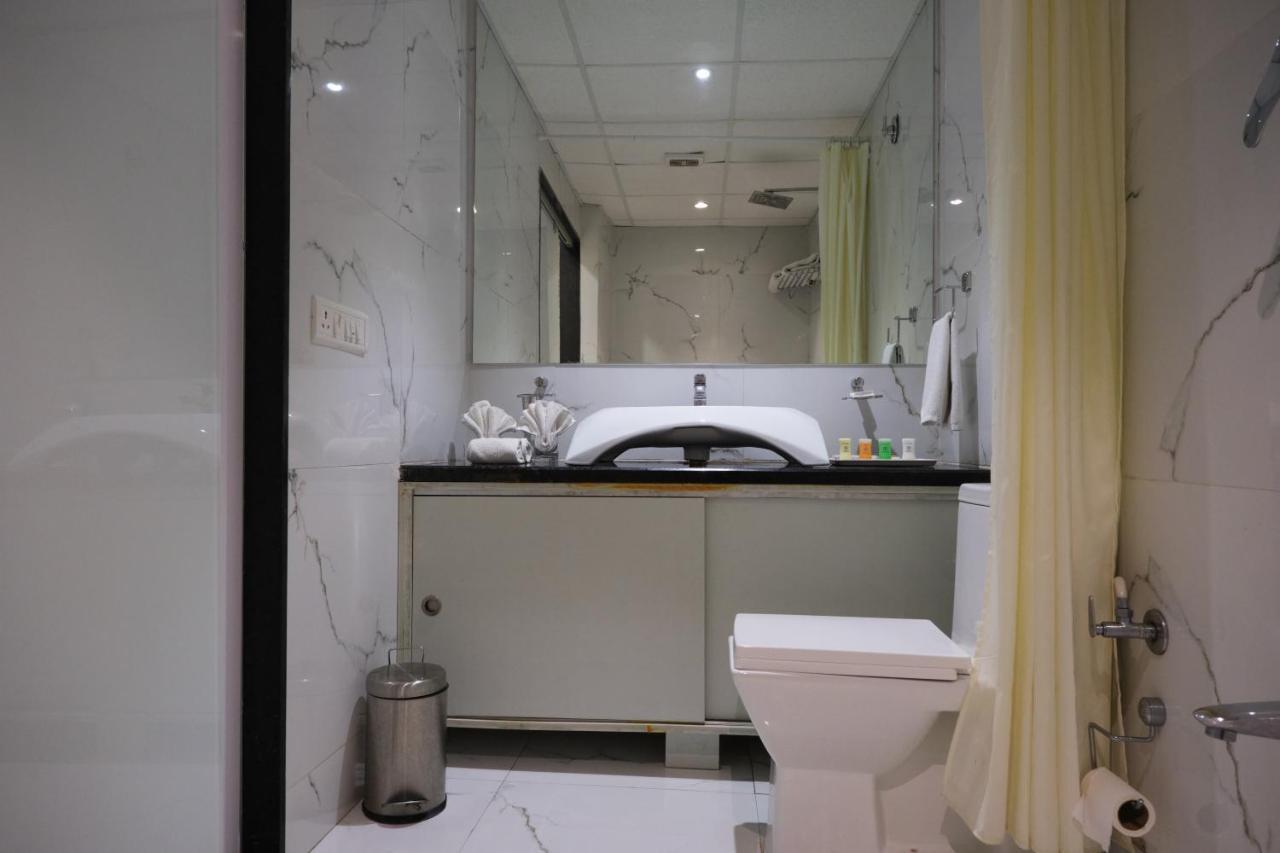 Hotel Tribecca Select, Ahmedabad