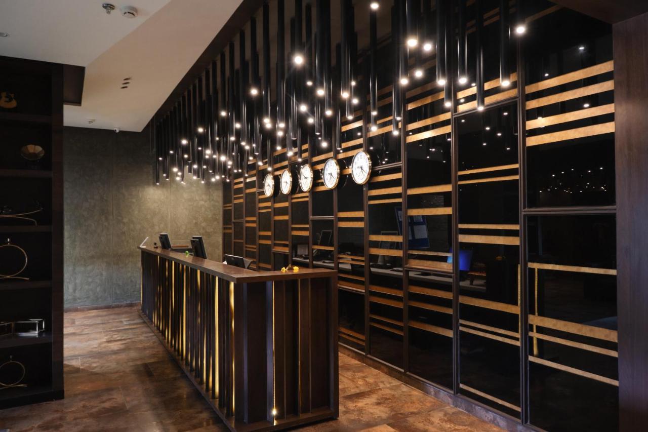 Tribecca Select, Ahmedabad