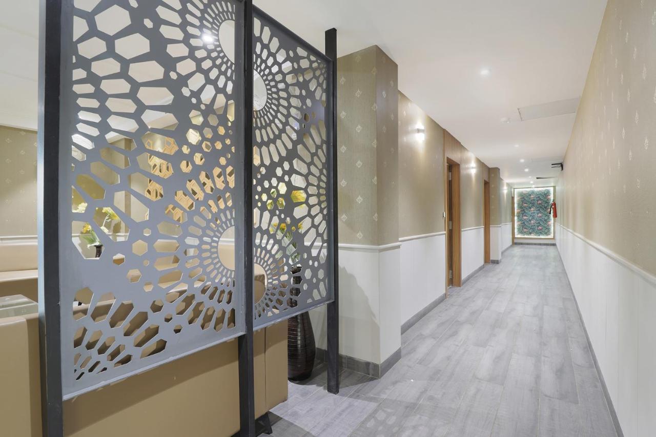 Fabhotel Meritus Hotel