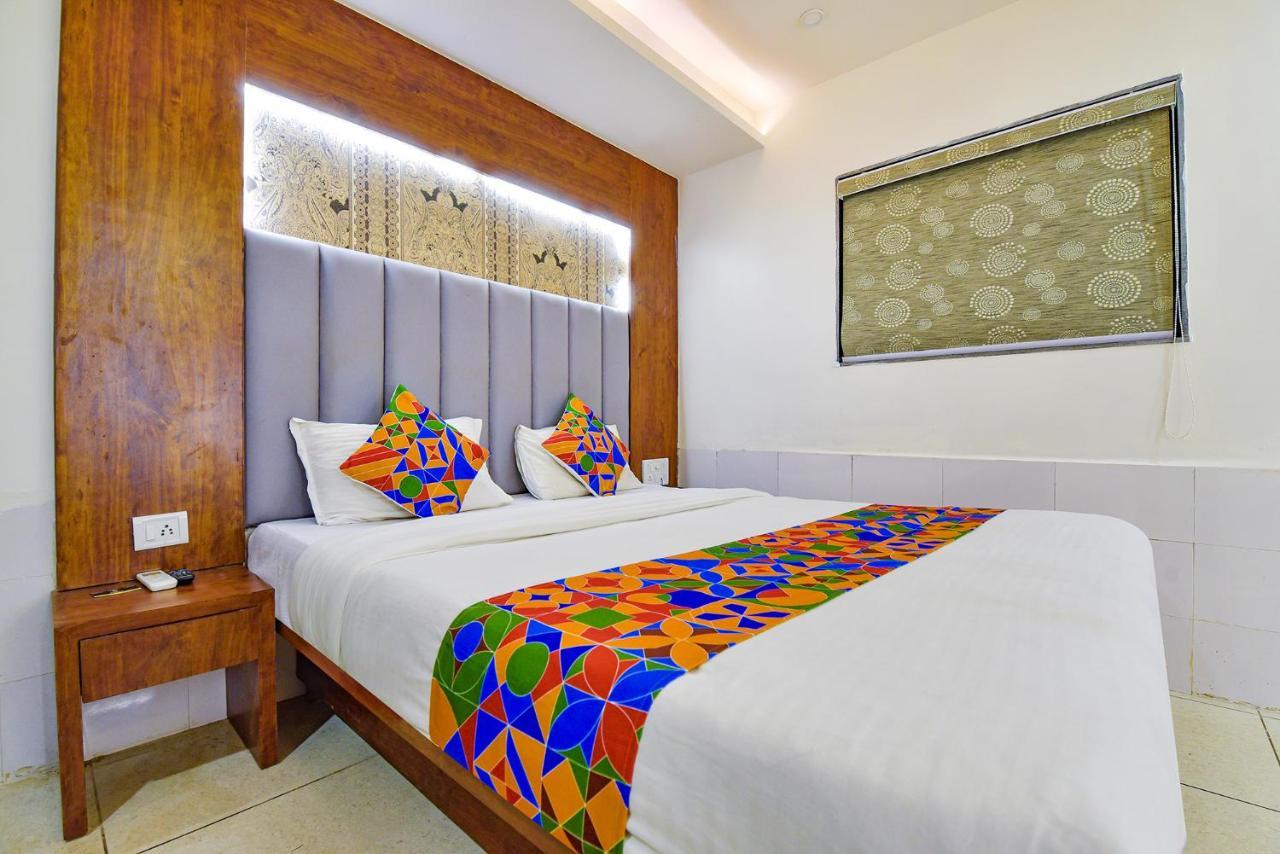 Fabhotel Royal King