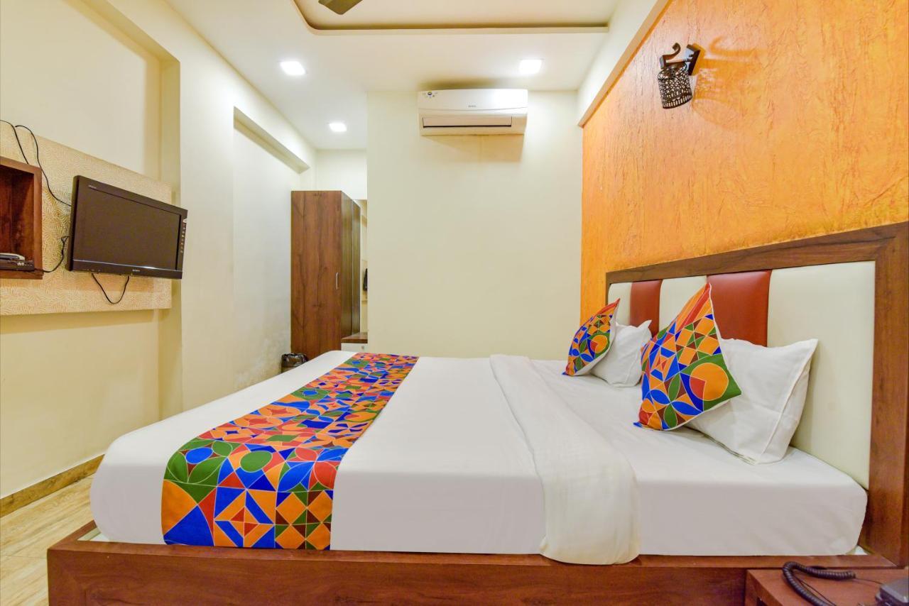 Fabhotel Tulip Plaza 3*
