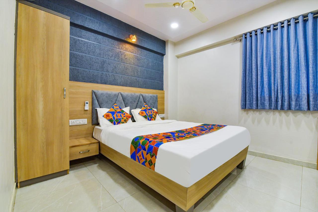 Fabexpress Canada Hotel