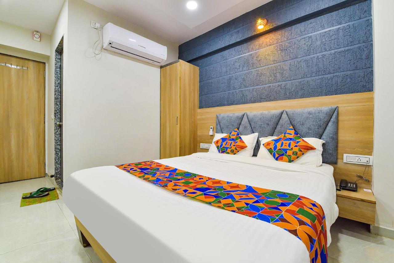 Fabexpress Canada Hotel