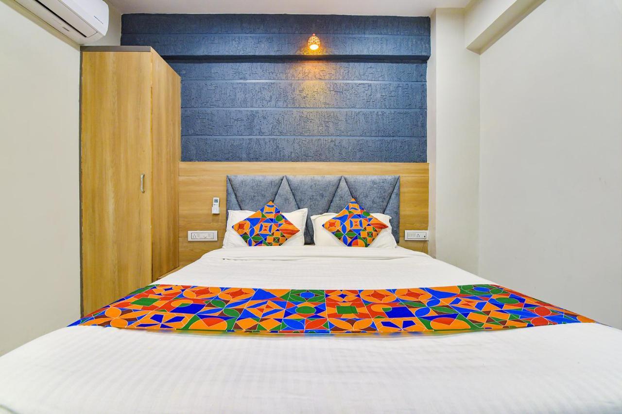 Fabexpress Canada Hotel Ahmedabad