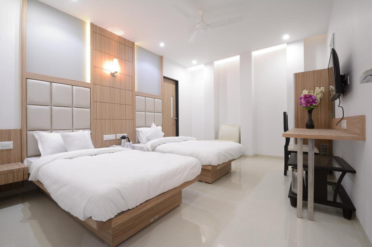 One Up Hotel