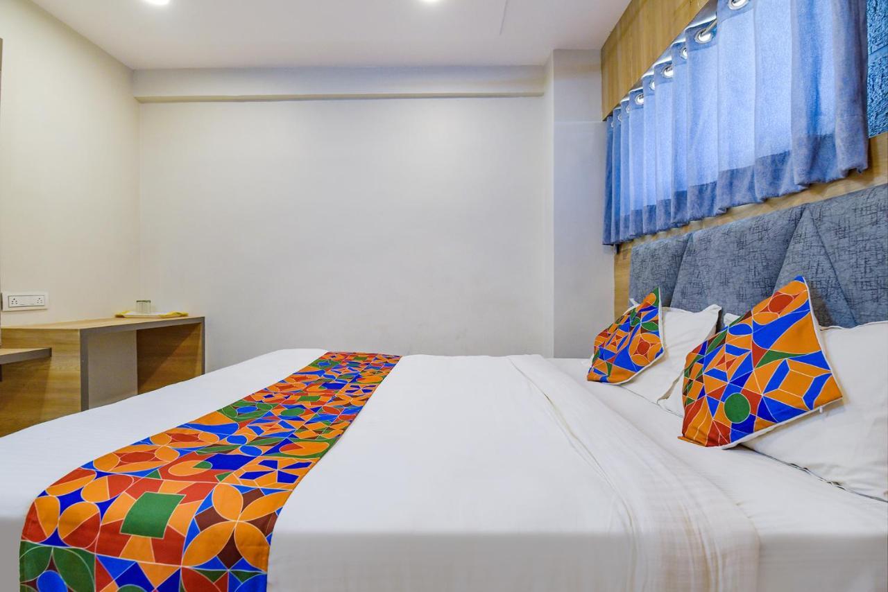 Fabexpress Canada Hotel