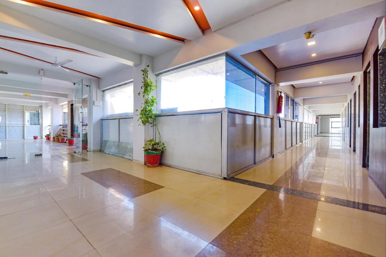 Fabexpress Canada Hotel