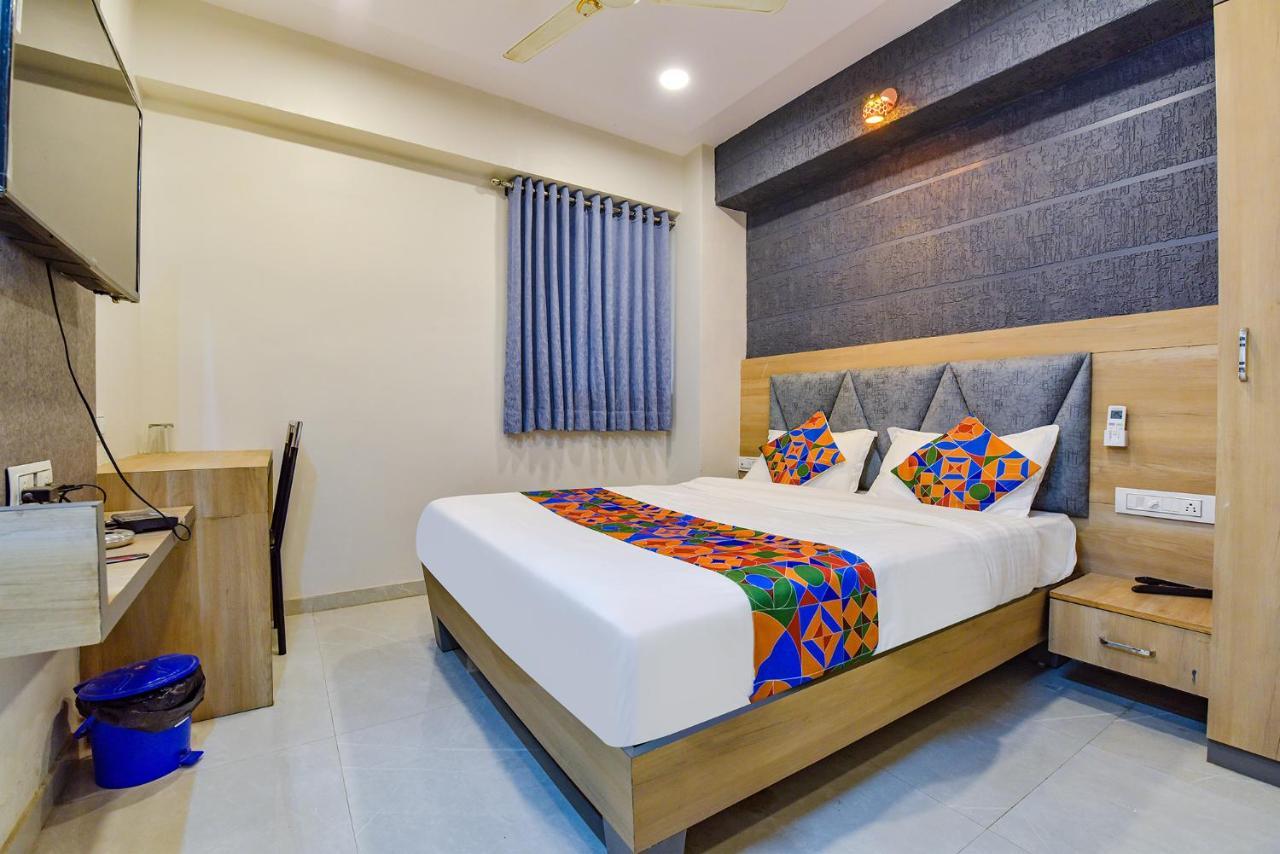 Fabexpress Canada Hotel Ahmedabad