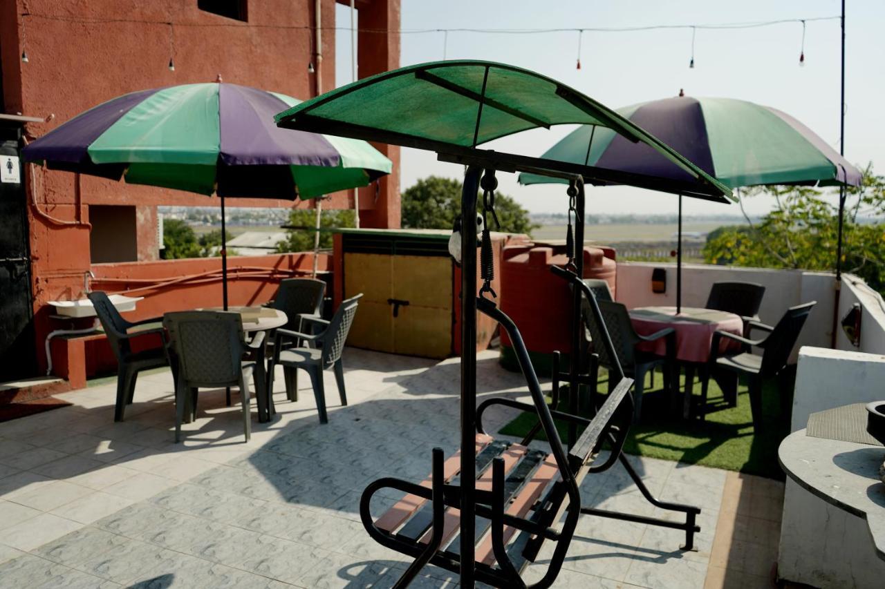 Love hotel Krishna 2*