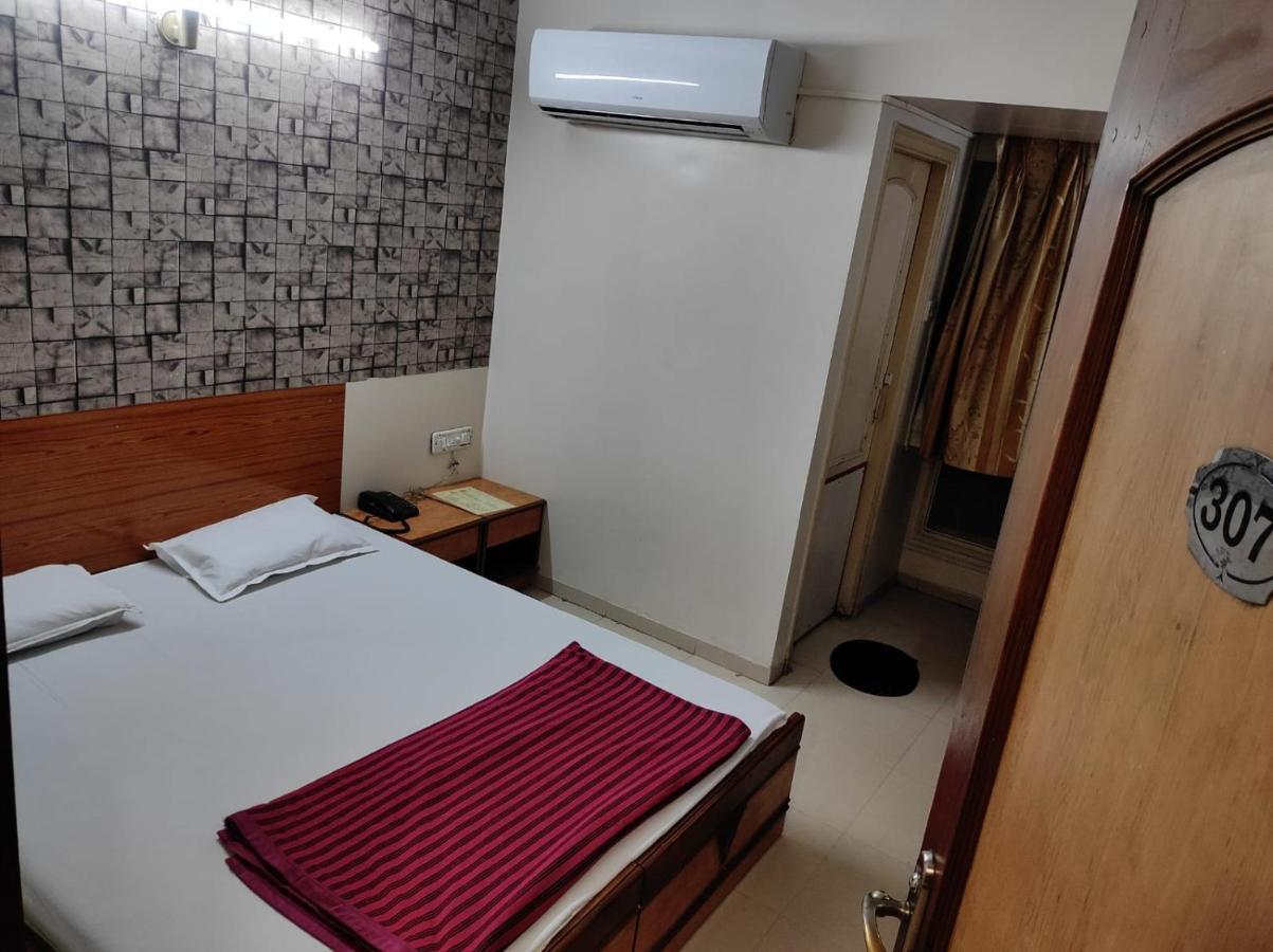 Rajpalace Guest house *