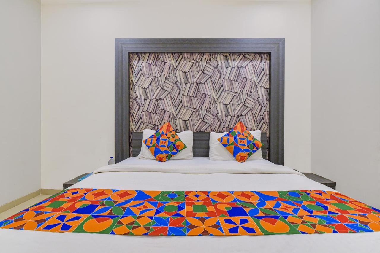 Hotel Fabexpress Pearl Ahmedabad