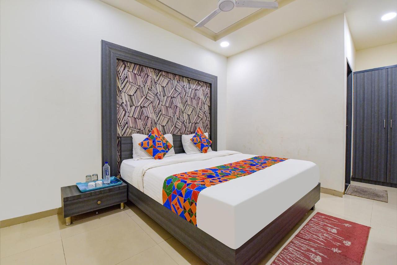 Hotel Fabexpress Pearl Ahmedabad