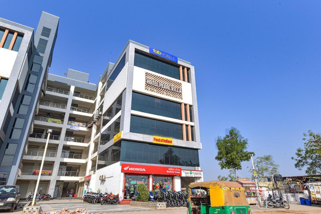 Fabexpress Pearl Hotel Ahmedabad