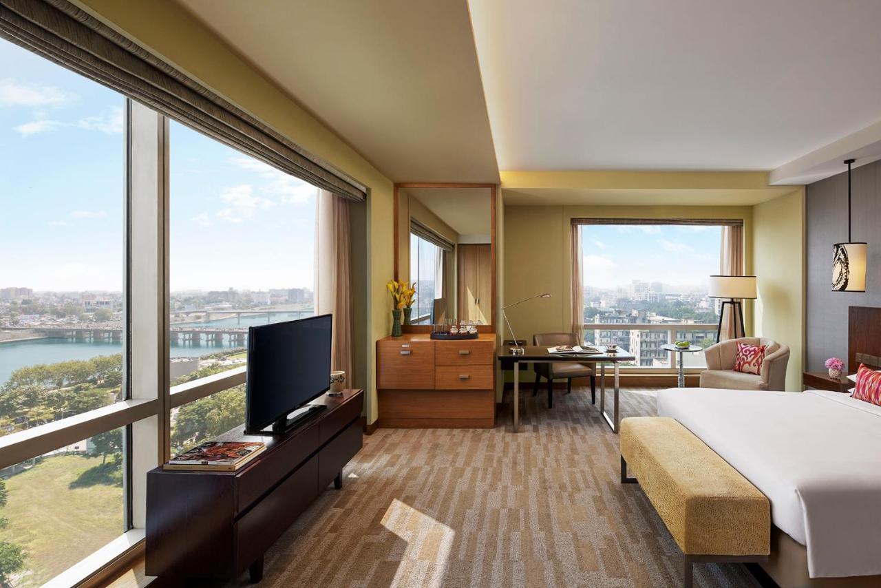 Hyatt Regency Hotel 5*