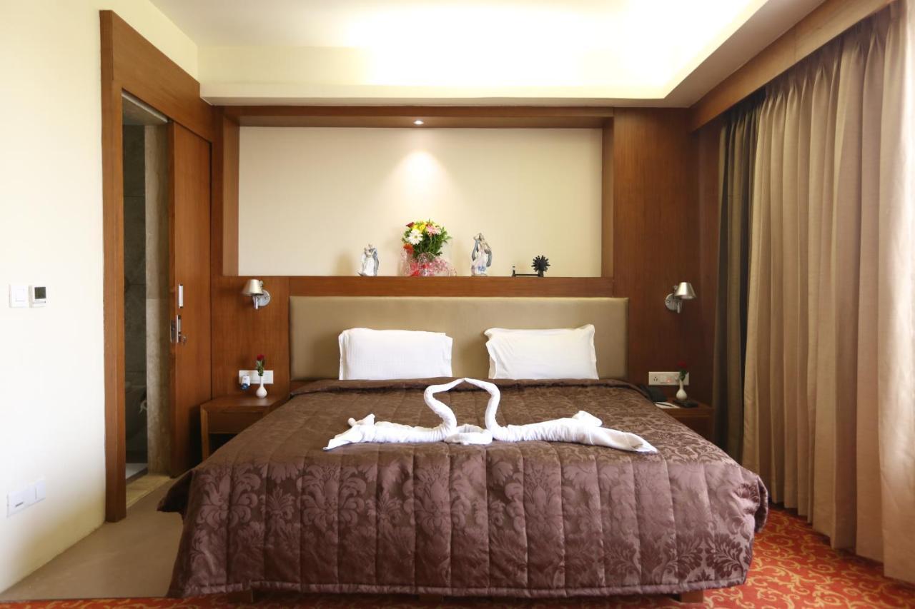 Silvercloud And Banquets Hotel 4*