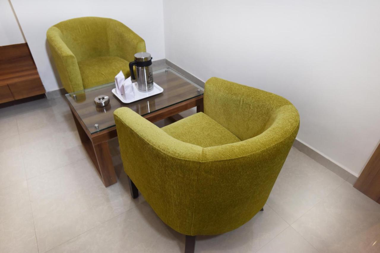 Luxura, Hotel Ahmedabad