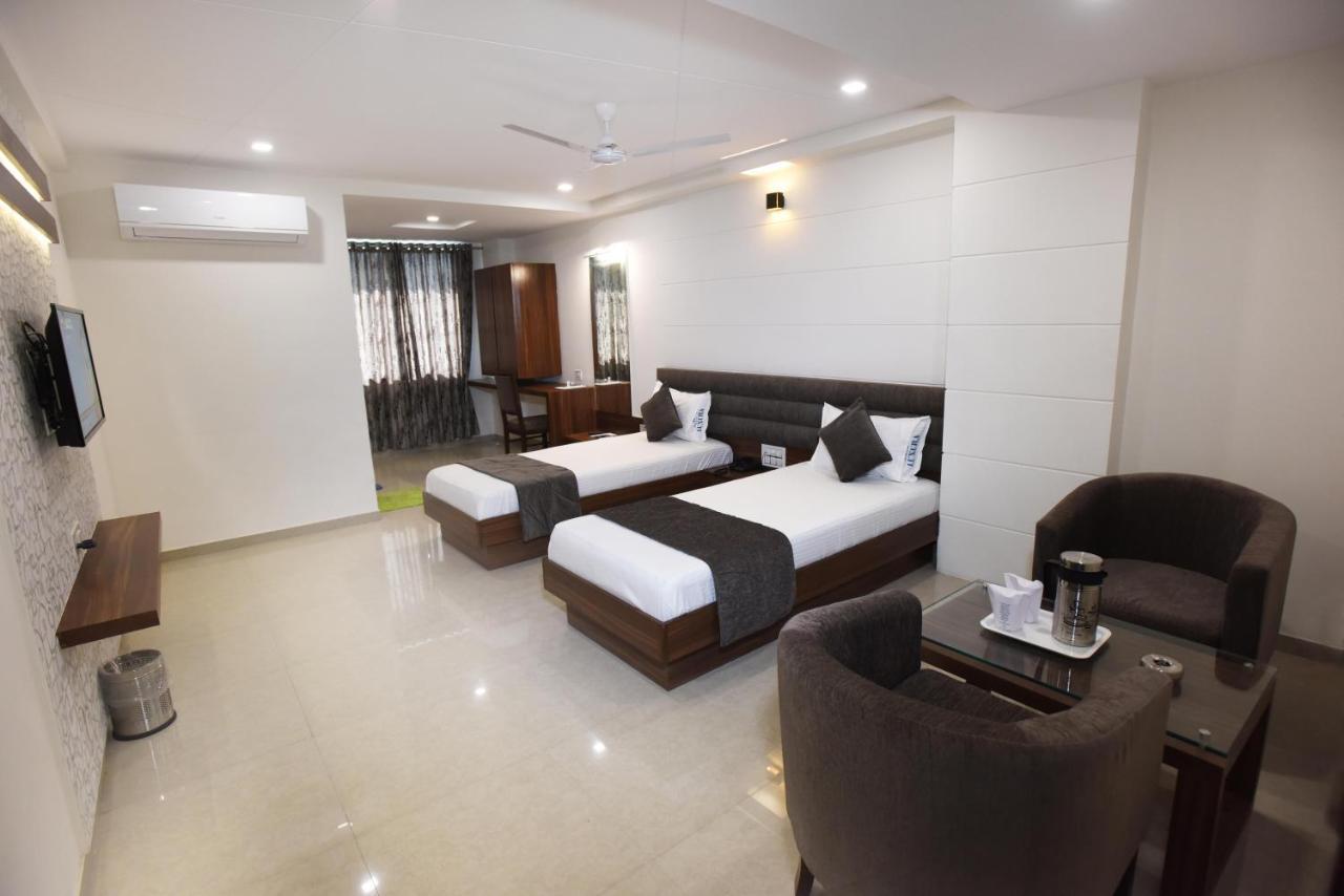 Luxura, 3* Ahmedabad