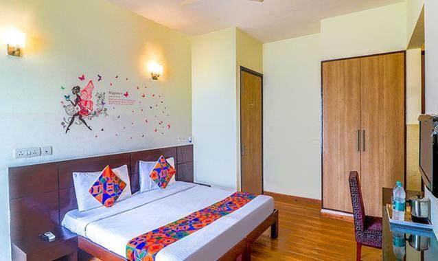 Hotel Fabhotel Prime Dev Aadi 3*