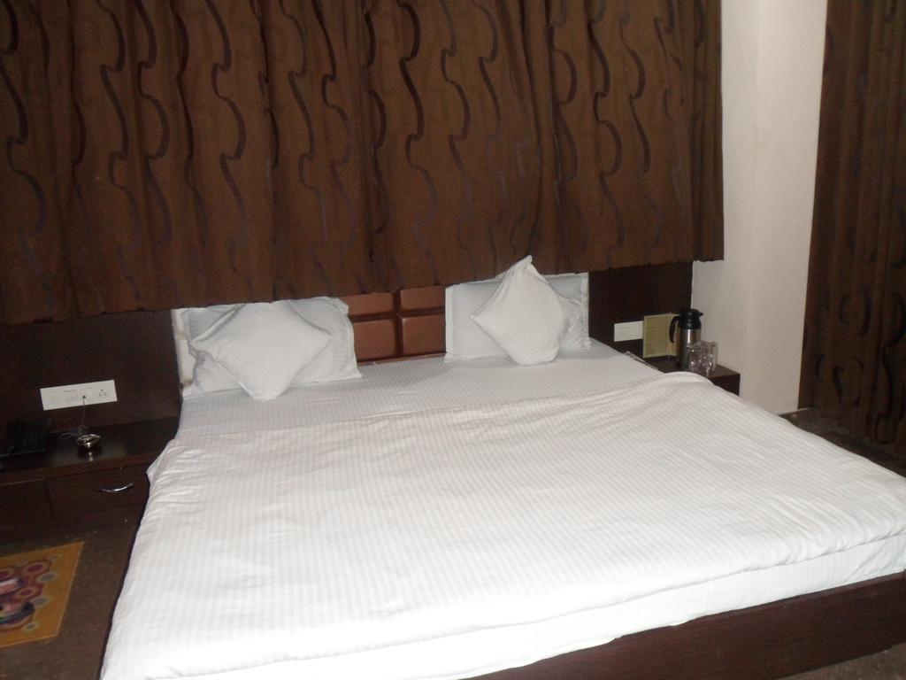 Silver Plaza 2*