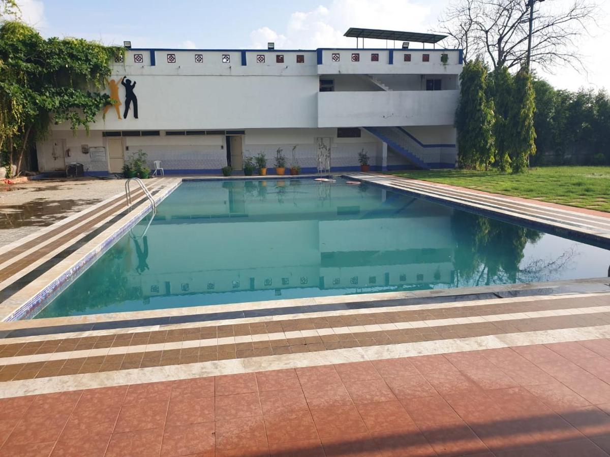 Arristo And Club Ahmedabad