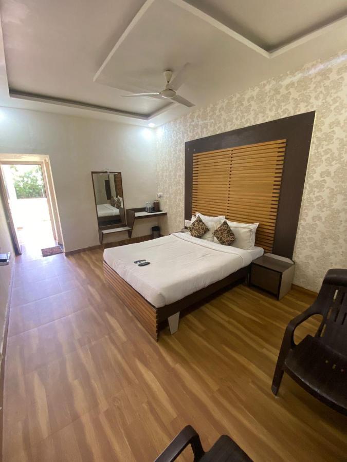 Arristo And Club 3* Ahmedabad