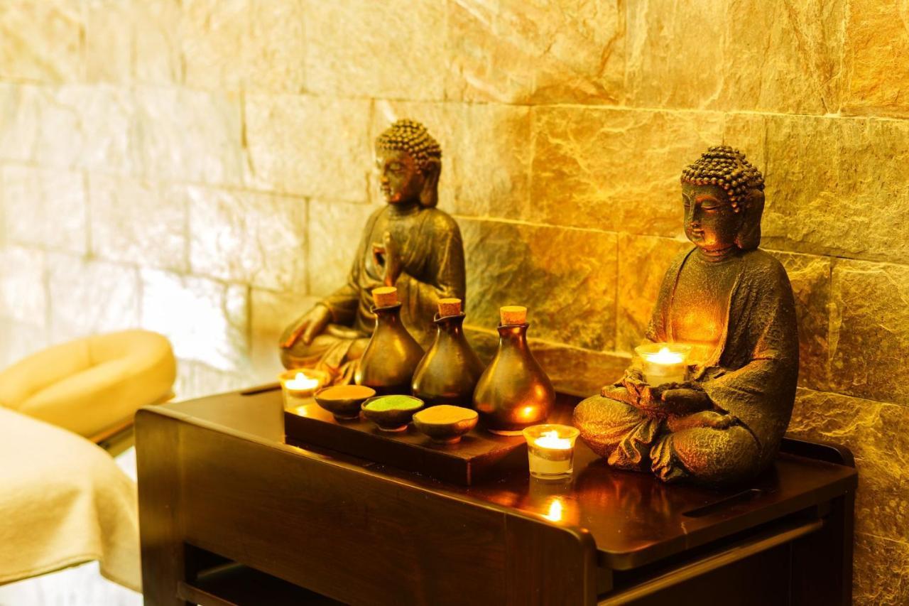 Hotel Crowne Plaza Centre By Ihg Ahmedabad
