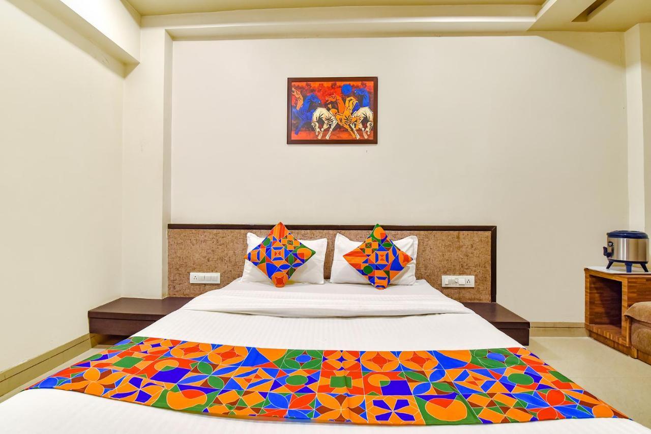 Hotel Fabexpress Anmol Palace 3*
