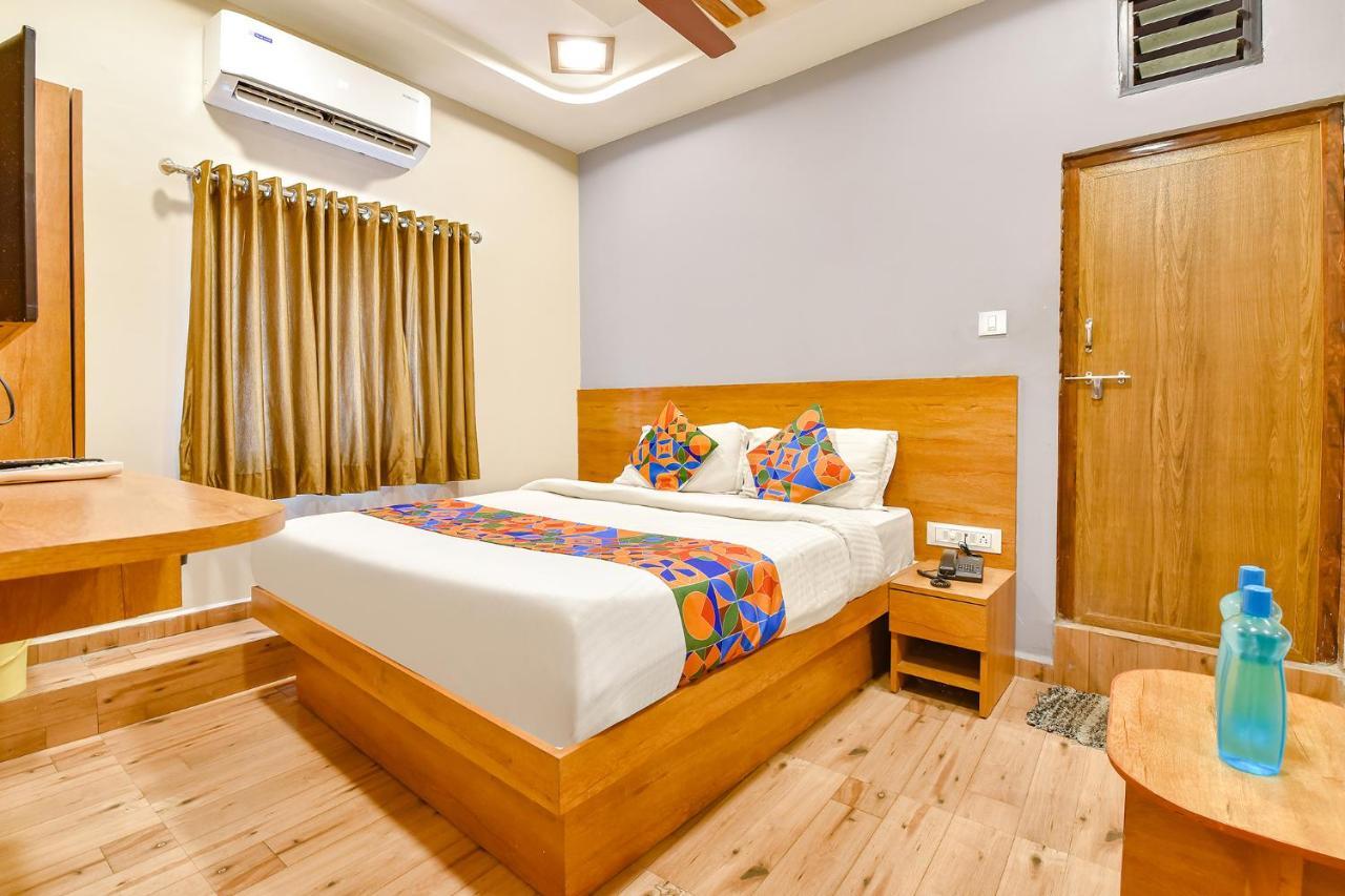 Hotel Fabexpress Gokul 3*