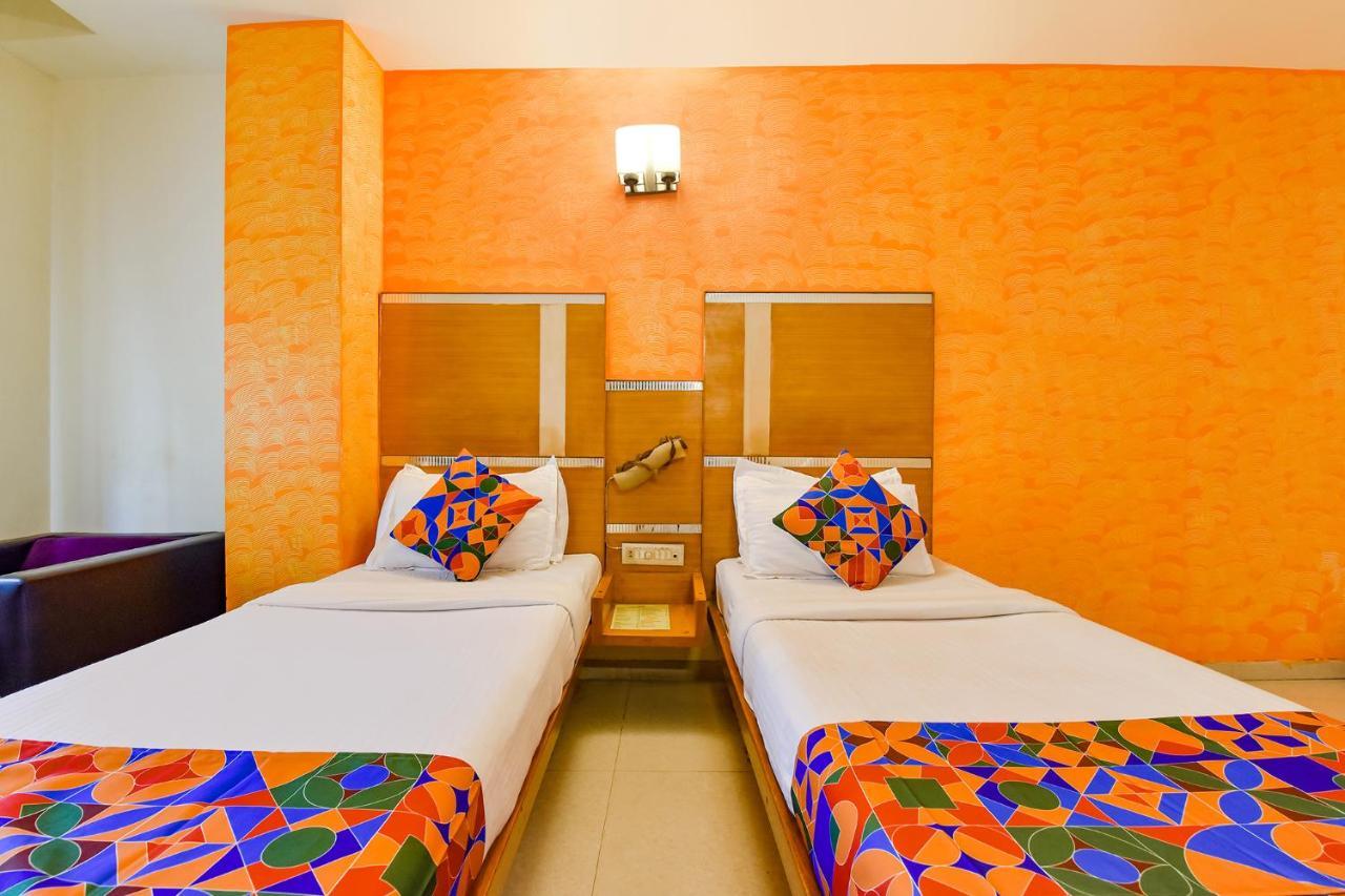 Hotel Fabhotel Kadamb Ahmedabad