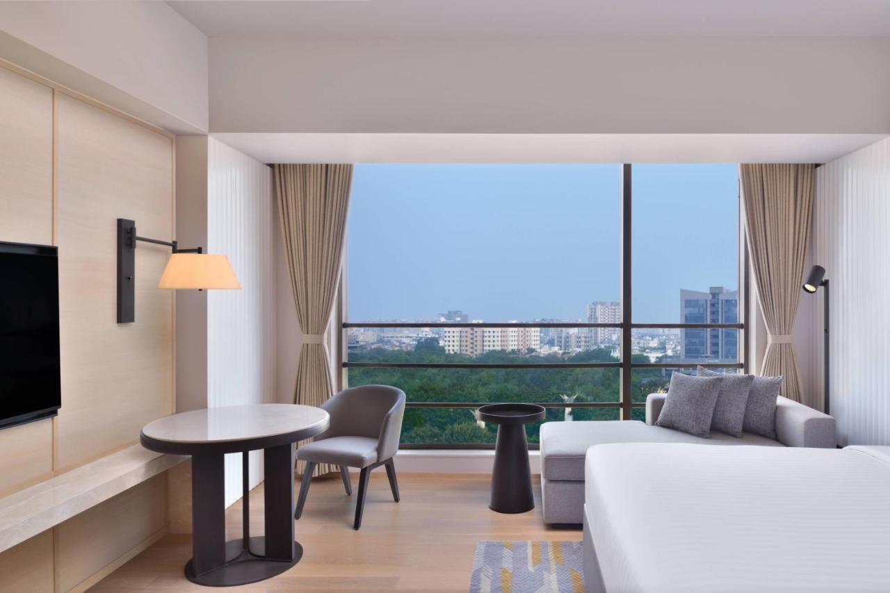 Courtyard By Marriott Sindhu Bhavan Road Ahmedabad