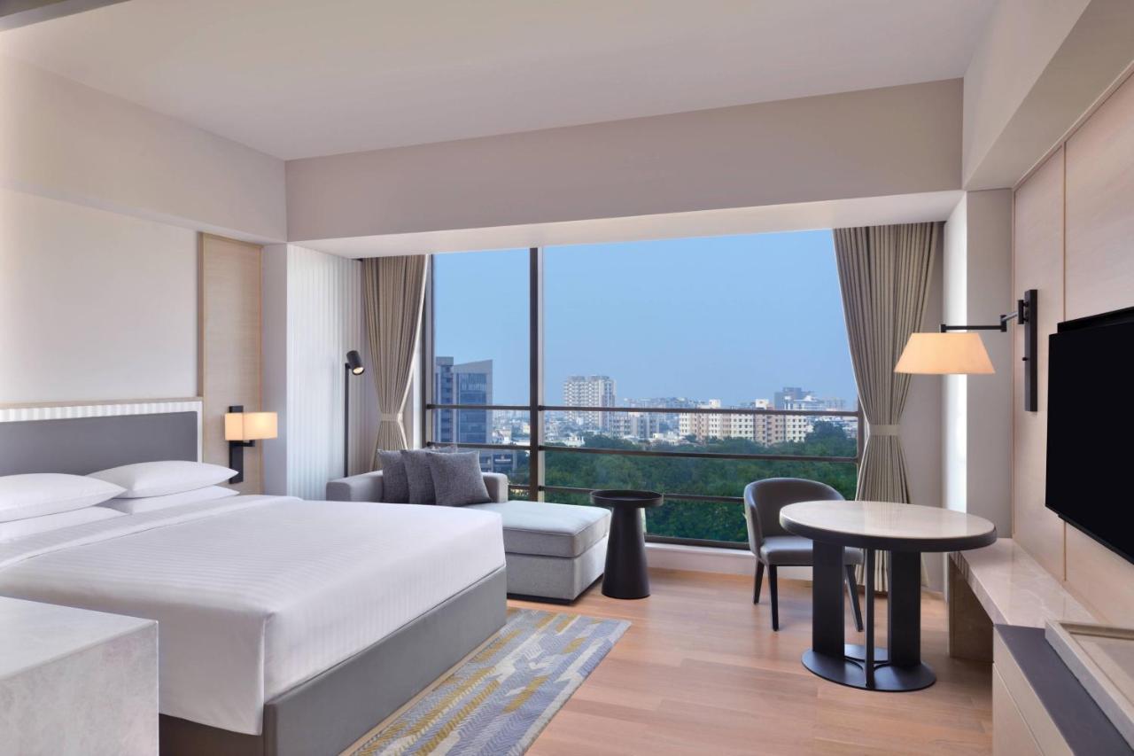 Courtyard By Marriott Sindhu Bhavan Road 5*