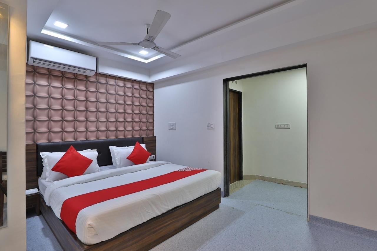 Collection O Acropole Ahmedabad