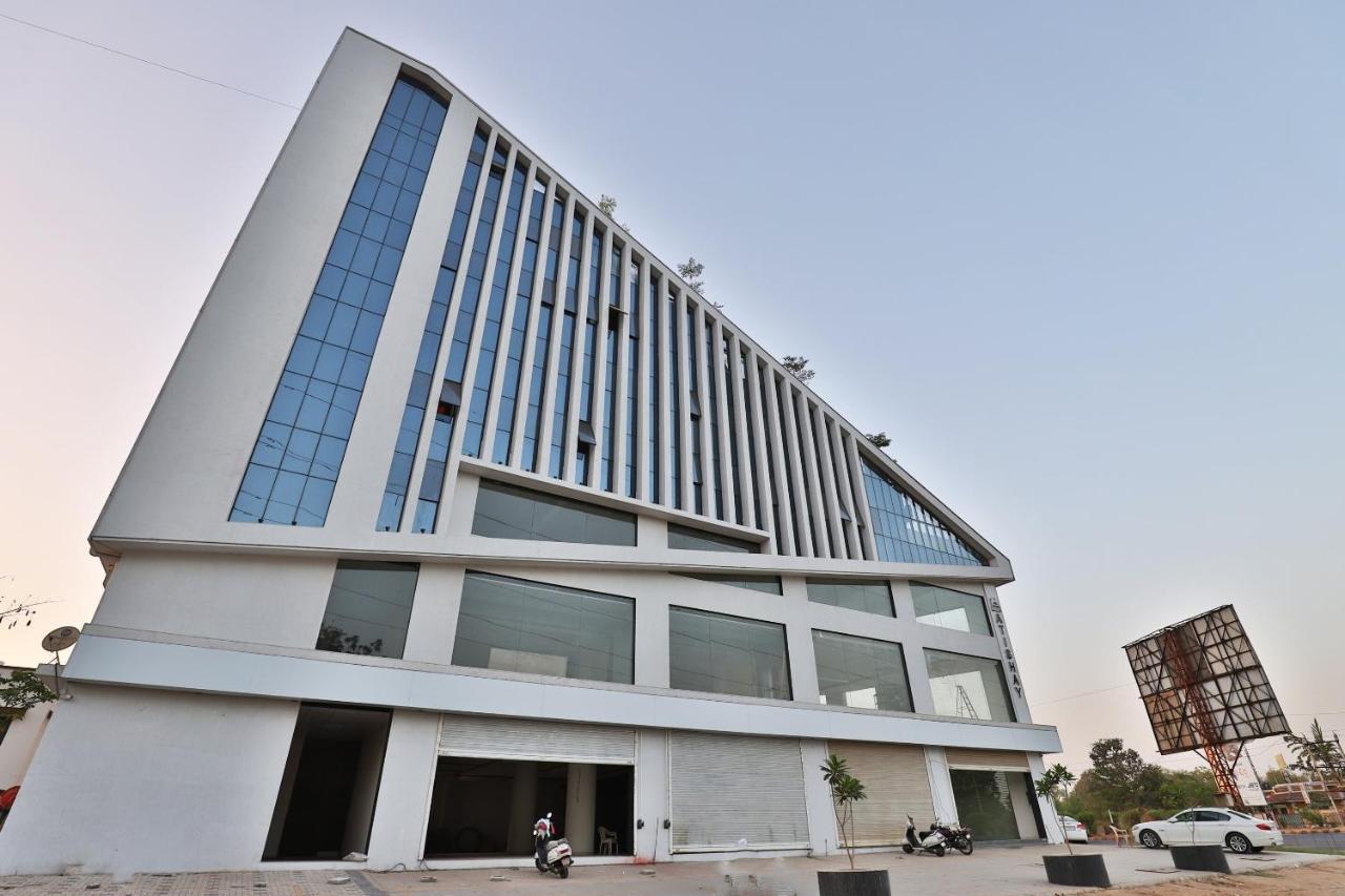 Oyo Raadhe Ahmedabad