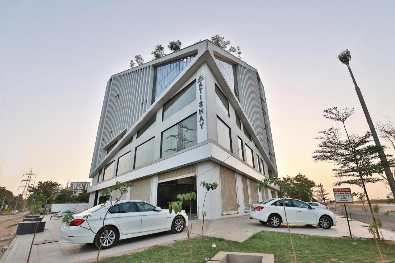 Hotel Oyo Raadhe