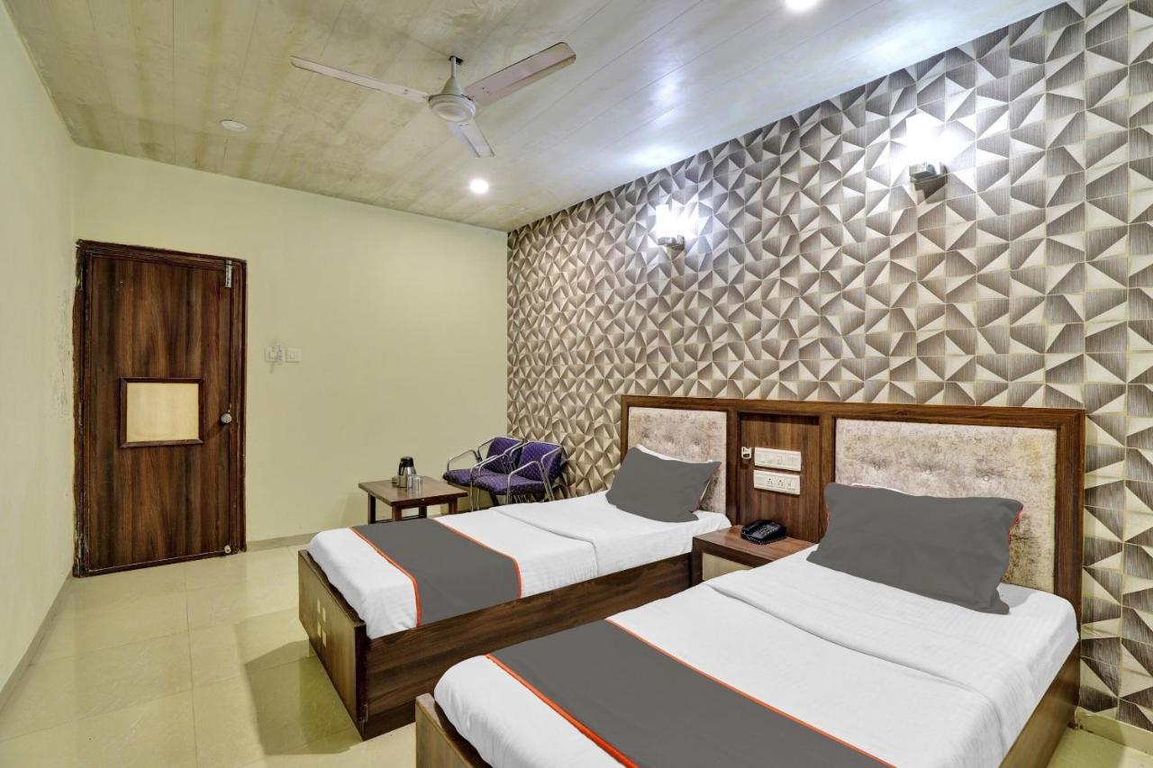 Collection O 82926 Royal Plaza Ahmedabad