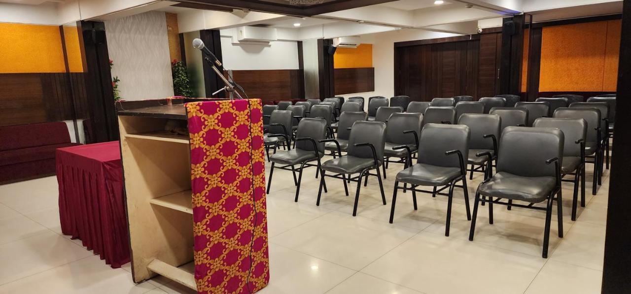 Hotel Collection O 17189 Kanak Ashram Road 3*