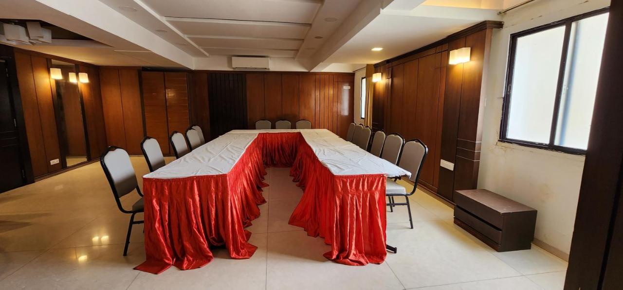 Collection O 17189 Kanak Ashram Road 3* Ahmedabad