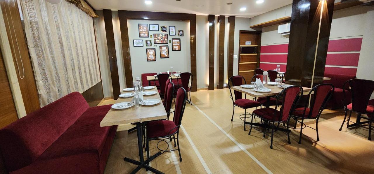 Collection O 17189 Kanak Ashram Road Hotel 3*