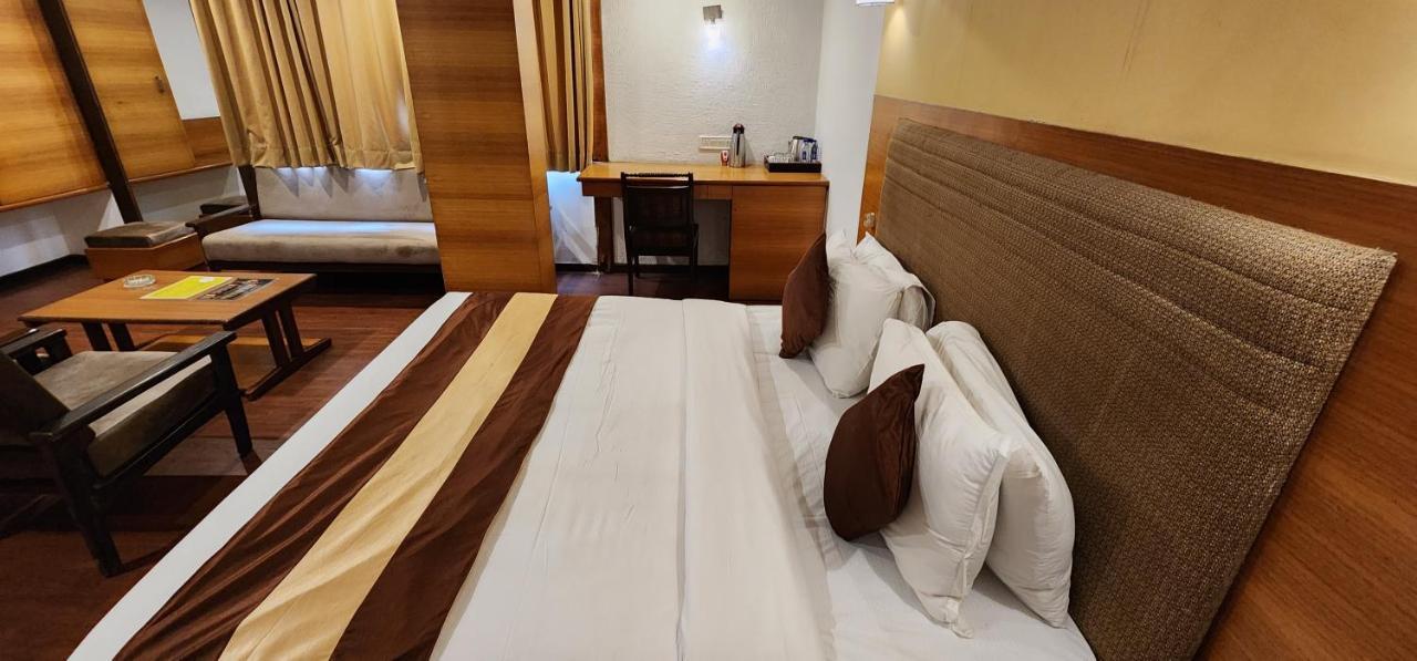 Collection O 17189 Kanak Ashram Road Hotel 3*