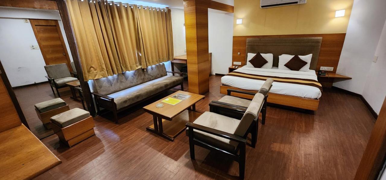 Collection O 17189 Kanak Ashram Road 3* Ahmedabad