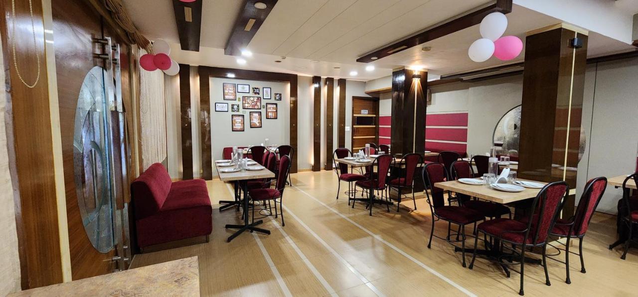 Collection O 17189 Kanak Ashram Road Hotel 3*