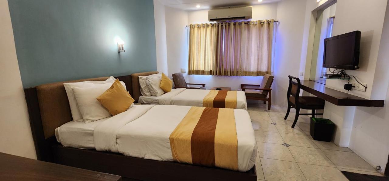 Hotel Collection O 17189 Kanak Ashram Road Ahmedabad