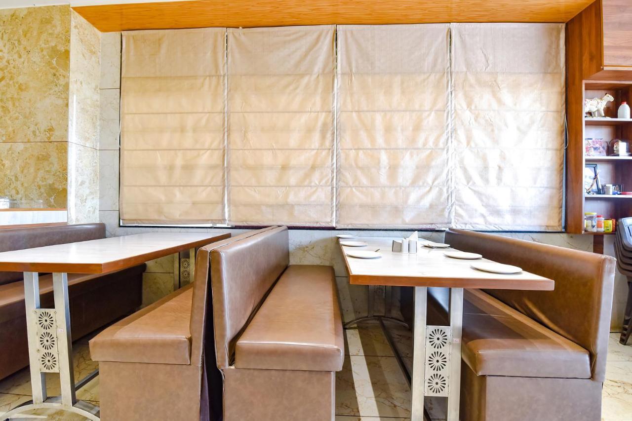Hotel Fabhotel Vishwa Ahmedabad