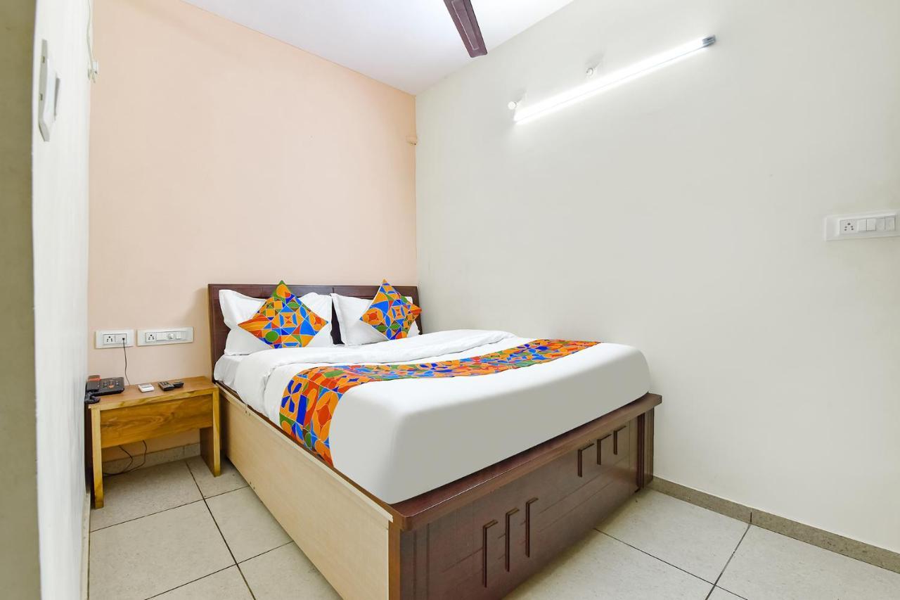 Hotel Fabhotel Vishwa Ahmedabad