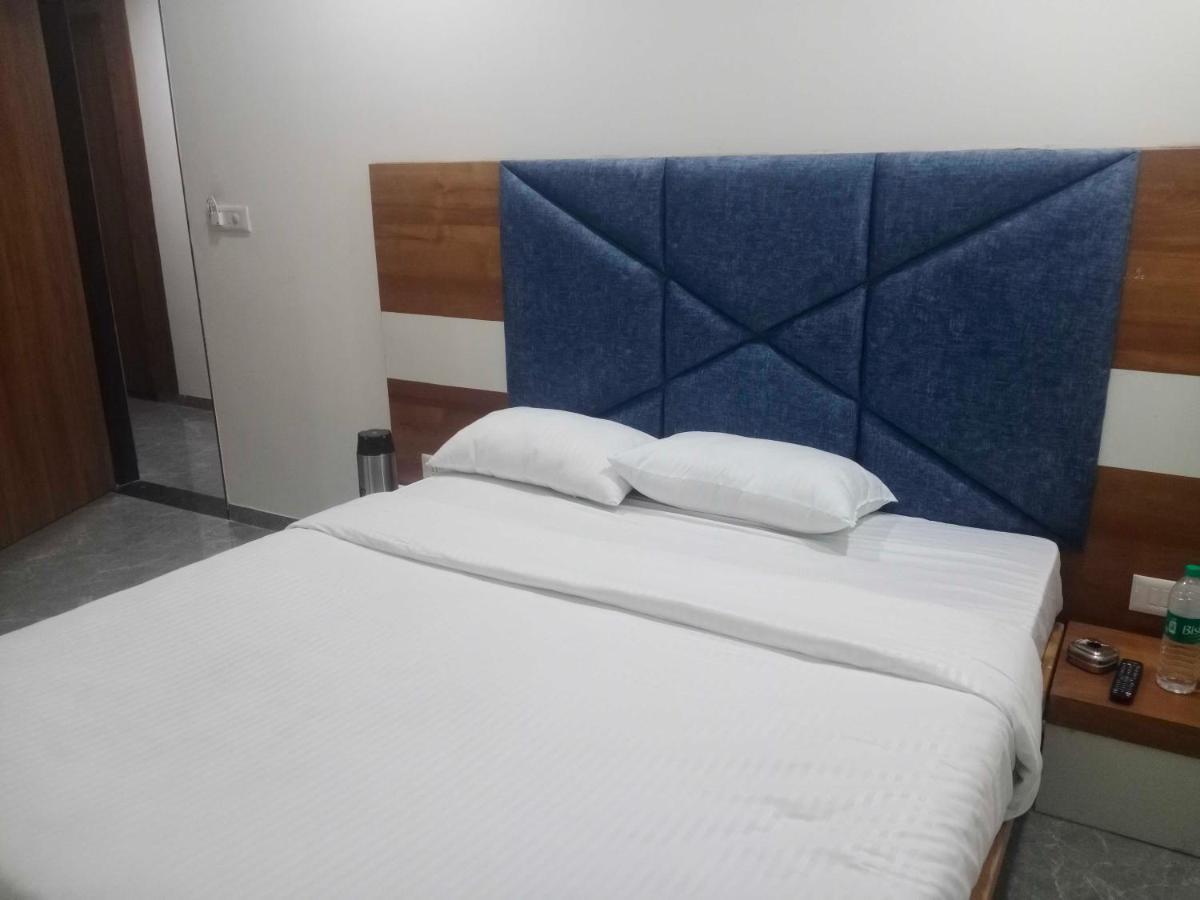 Hotel Collection O The Lions 3*