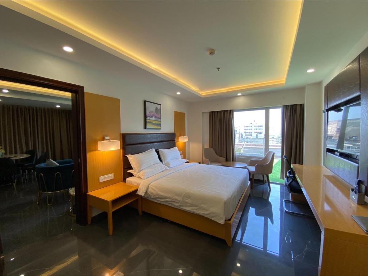 Apricot , 3*
