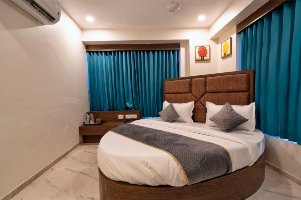 Royal 24 Hotel Ahmedabad